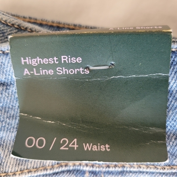 WILD FABLE WOMEN'S A-LINE HIGH RISE FRAYED HEM JEAN SHORTS - Picture 8 of 8